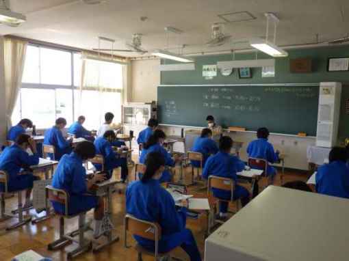 弥富市十四山中学校